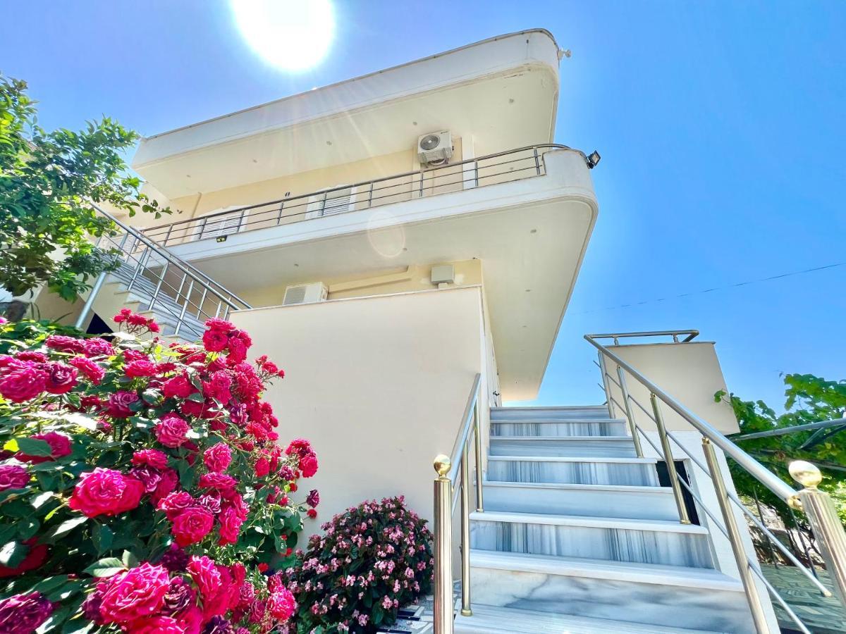 Propery Under Renovation Apartman Saranda Kültér fotó