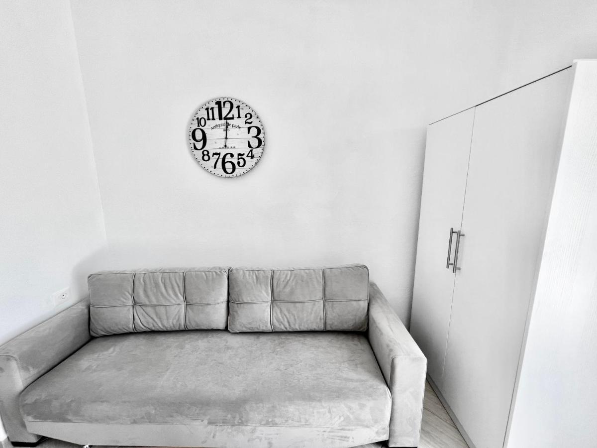 Propery Under Renovation Apartman Saranda Kültér fotó
