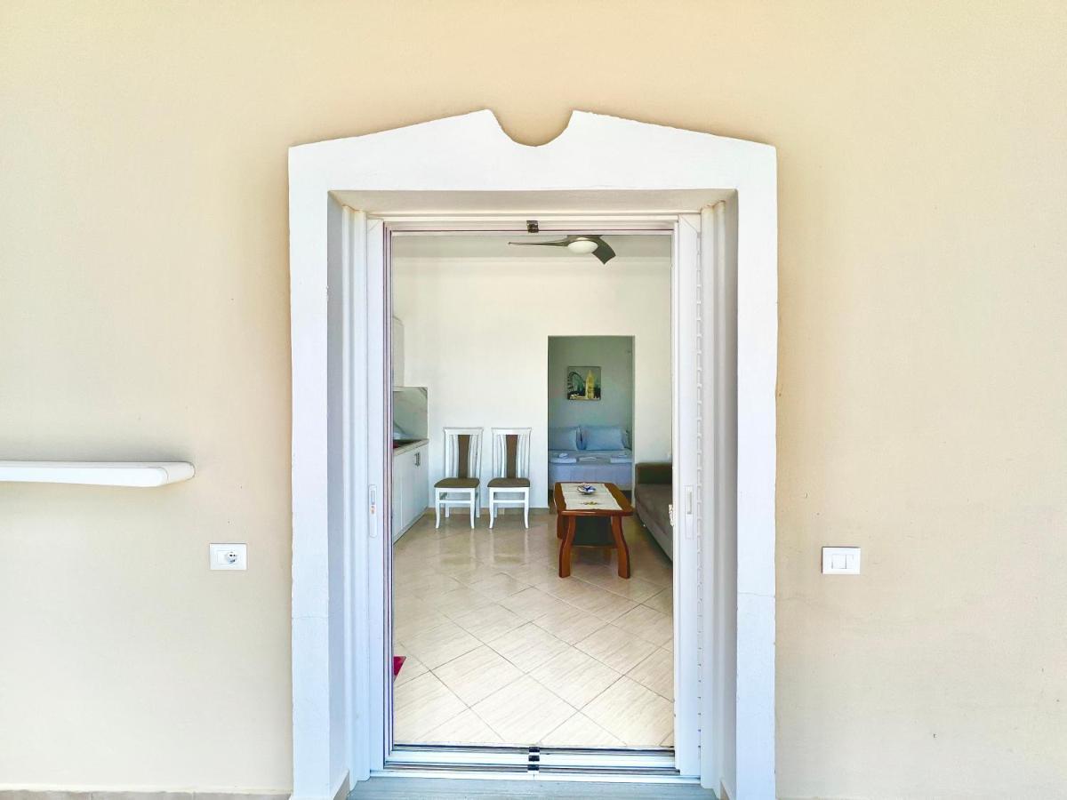 Propery Under Renovation Apartman Saranda Kültér fotó